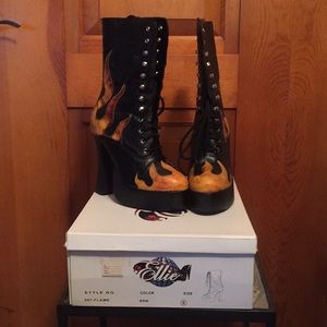 Vintage Lace-up Boots